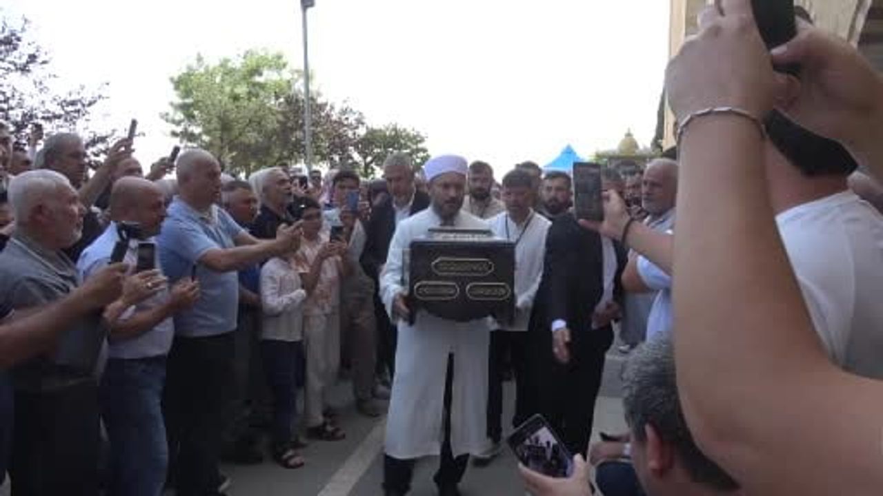 Kahramanmaraş'ta kutsal emanetler sergisi Abdülhamithan Camii'nde ziyarete açıldı