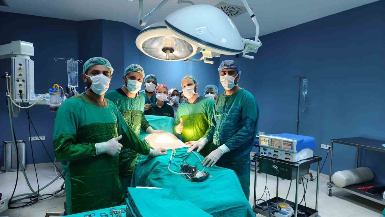 Kahta'da nadir operasyon: mesanesinden 42 taş çıkarılan hasta taburcu edildi