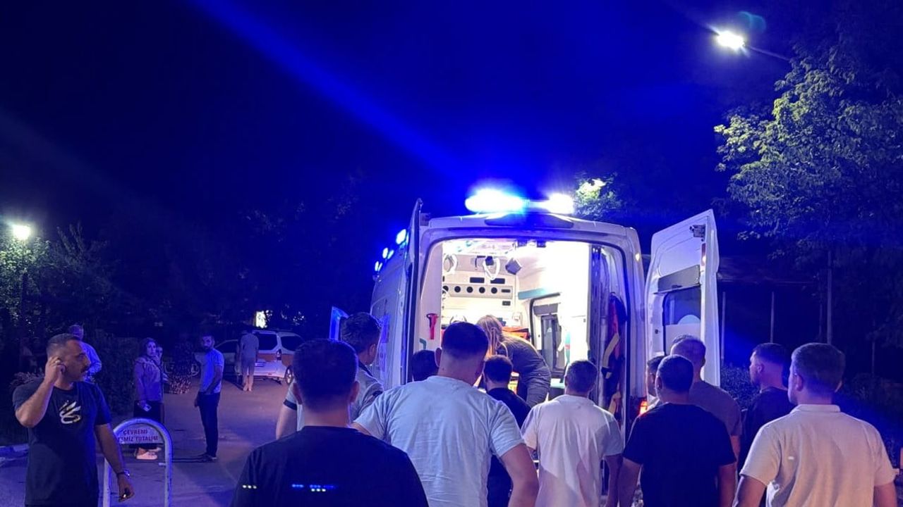 Kahta'da Recep Tayyip Erdoğan Caddesi'nde yaya çarpması: 77 yaşındaki adam ağır yaralandı
