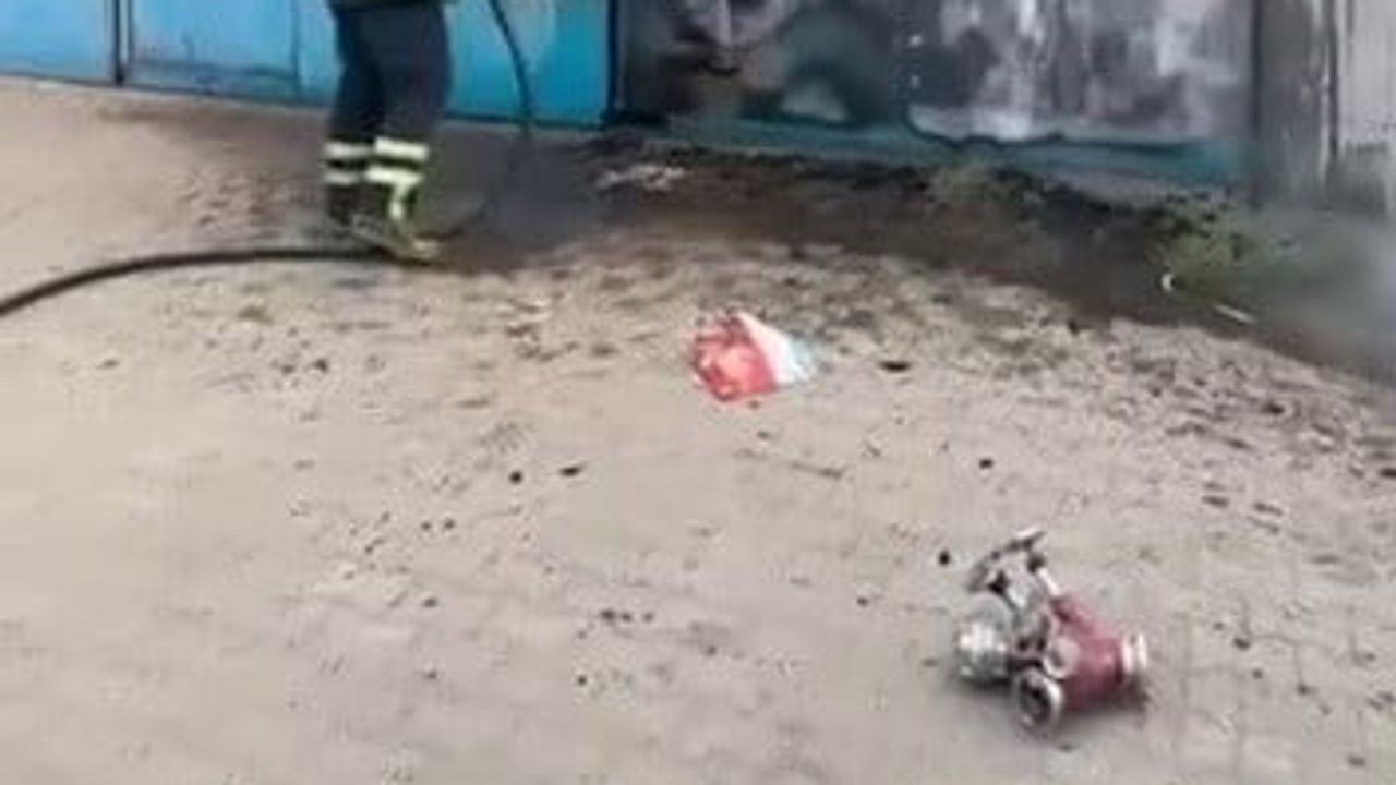 Kahta Marangozlar Sanayi Bölgesi'nde elektrik kaynaklı yangın kısa sürede söndürüldü