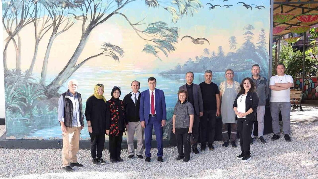 Kahveci Sanat Sokağı'nda son hazırlıkları yerinde değerlendirdi