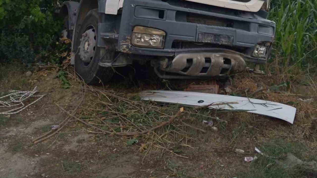 Kalp krizi sonrası kontrolden çıkan beton mikserinin sürücüsü yaşamını yitirdi