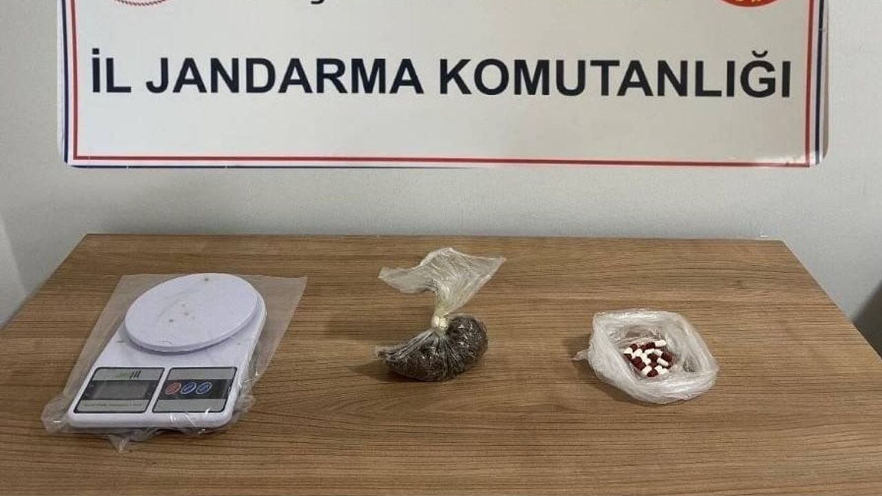 Kaman'da iki şüphelinin adresinde uyuşturucu ve hassas terazi bulundu