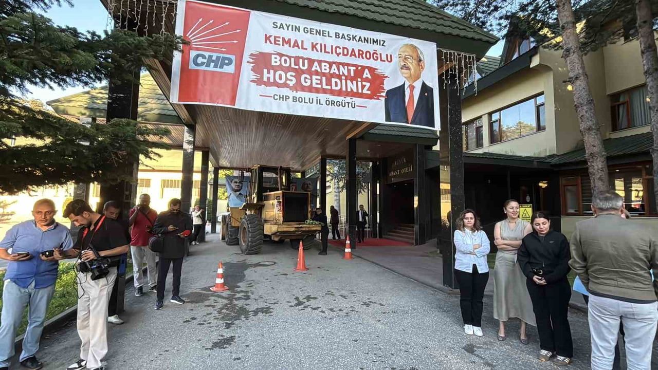 Kamp karşılama hattı kepçe arızası nedeniyle yeniden düzenlendi