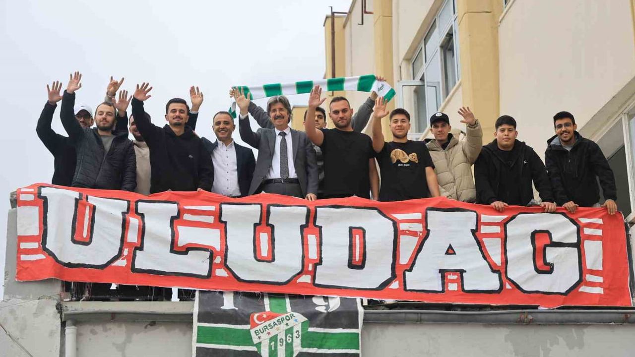 Kampüs stantlarıyla canlanan akademik yıl Bursa Uludağ Üniversitesi'nde başladı