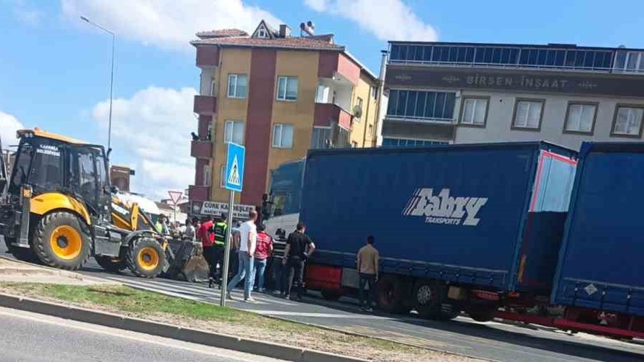 Kapaklı'da vinç ve kompresörle çıkarılan yaşlı kadın ağır yaralandı