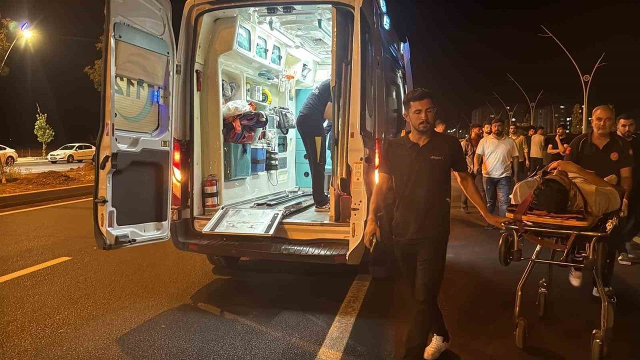 Kapının açılması sonucu yolcu düştü: Kayapınar'da genç yaralandı