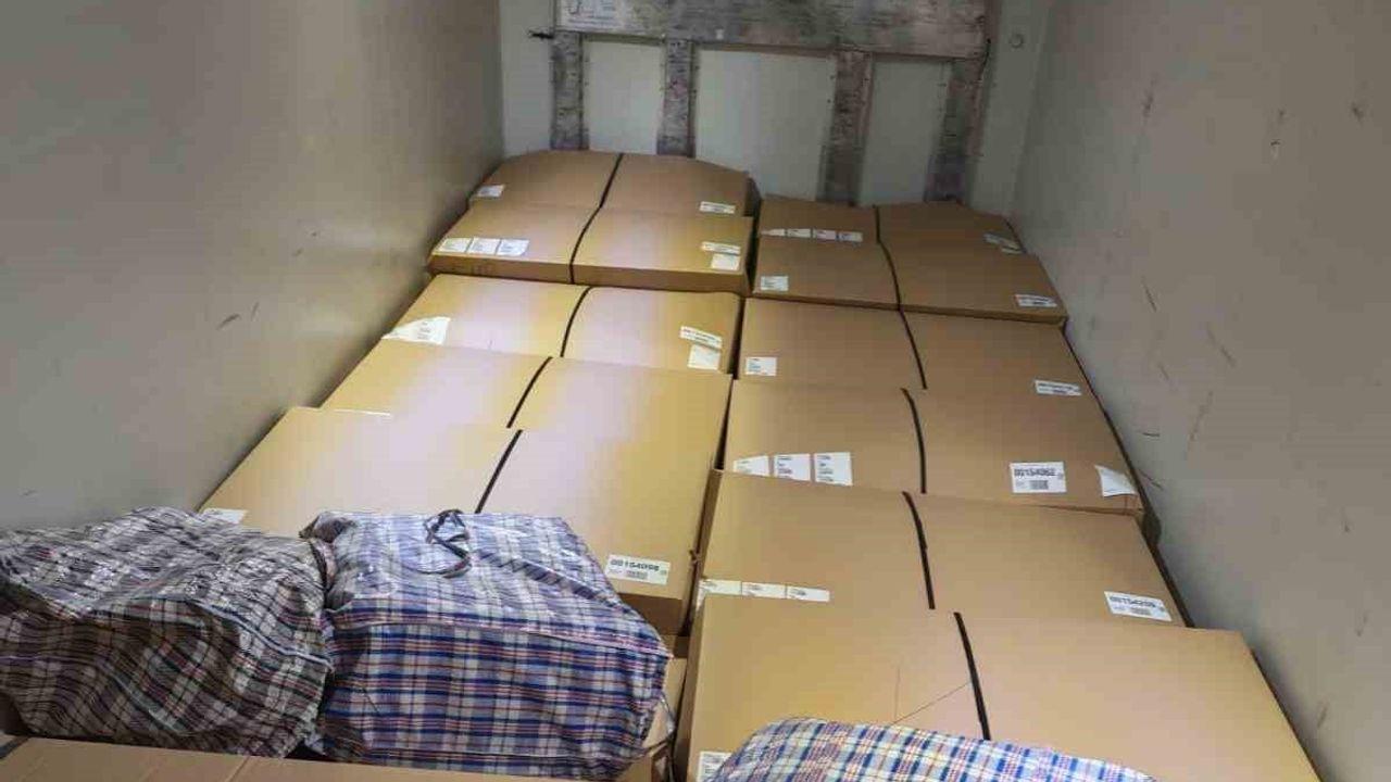 Kapitan Andreevo sınırında Çek Cumhuriyeti rotalı Türk plakalı tırın yükünde 57 kilo esrar bulundu