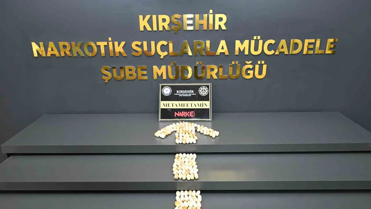 Kapsüllerle taşınan 1 kilo uyuşturucu doğal yollarla çıkarıldı