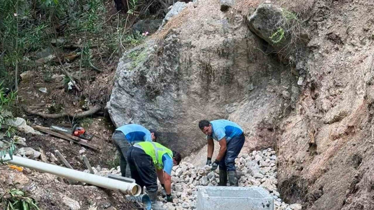 Kaptajlar yenilendi: Seydikemer'de su altyapısına müdahale