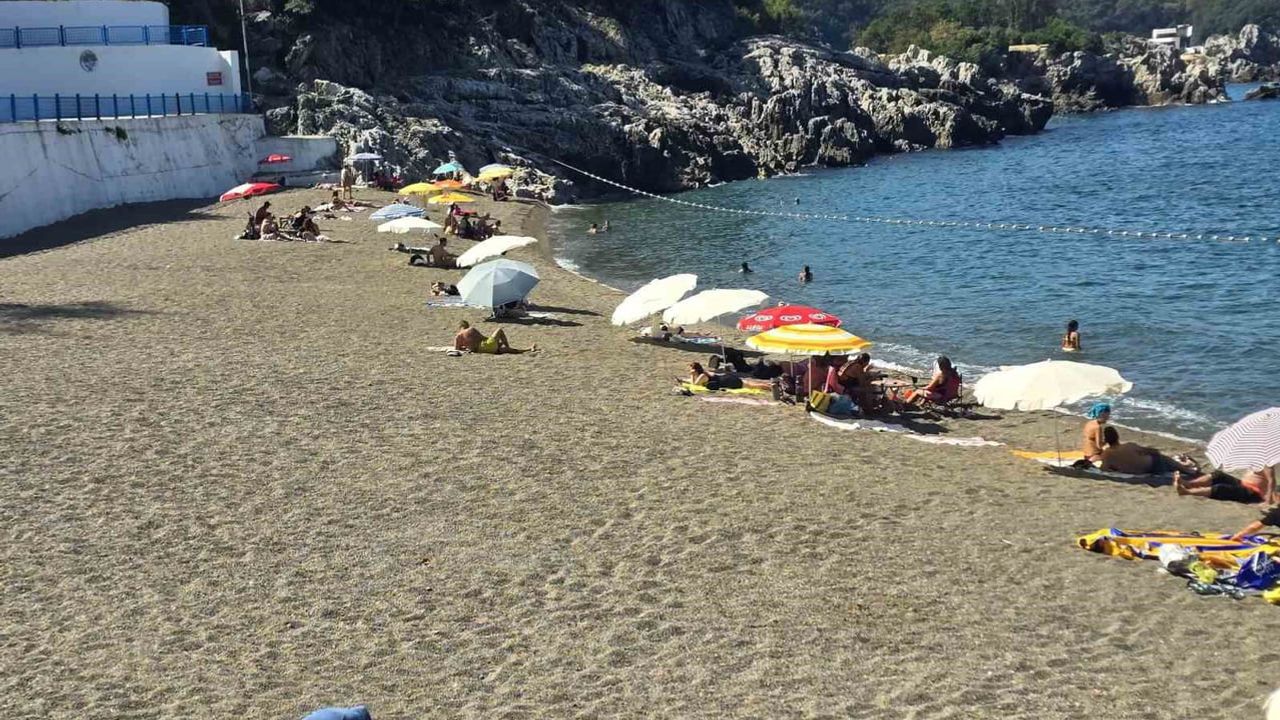 Kapuz Plajı'nda kavuşma: yasak sonrası sahiller doldu
