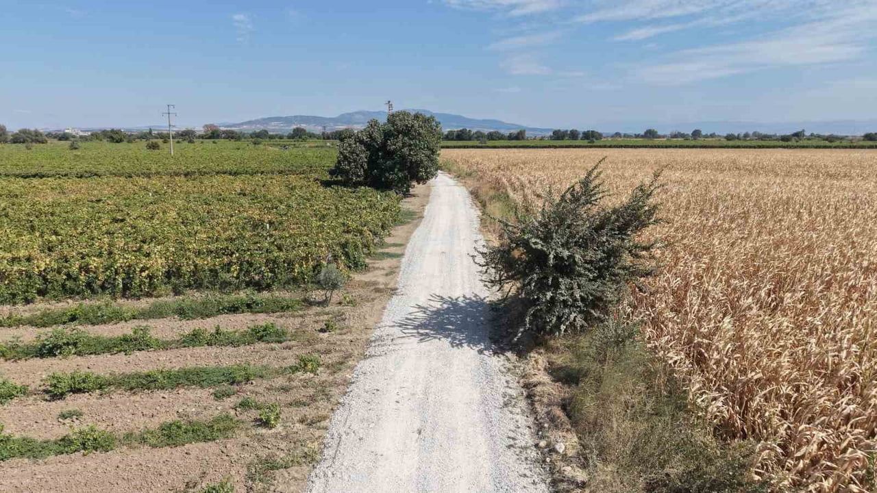Karaağaçlı mahallesinde ova yolu ve parke çalışması sevinç yarattı