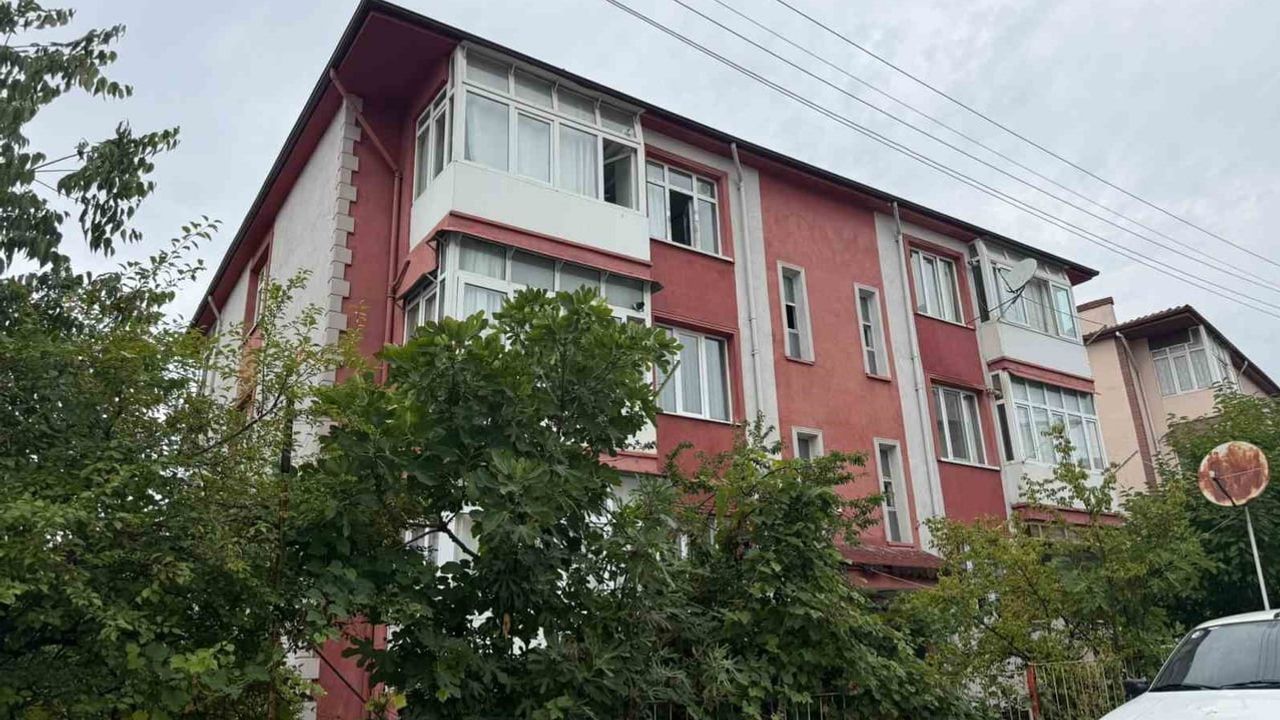 Karabük'te pencereden düşen 17 yaşındaki öğrenci tedavi altında