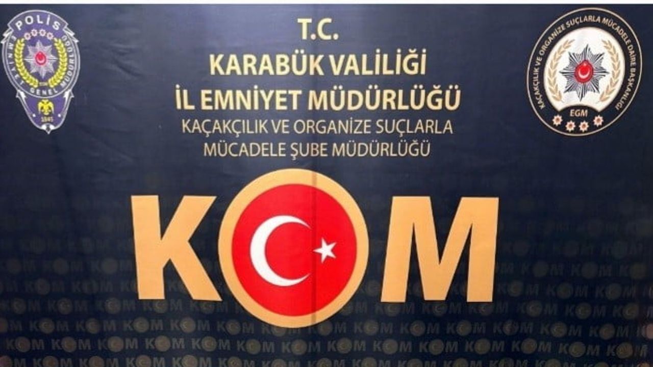 Karabük'te piyasaya sahte dolar sürme girişimi sonlandırıldı: evde 11 bin 700 sahte dolar bulundu