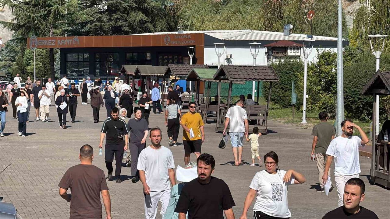 Karabük'te umut sınavı: sabahın erken saatlerinde KPSS heyecanı