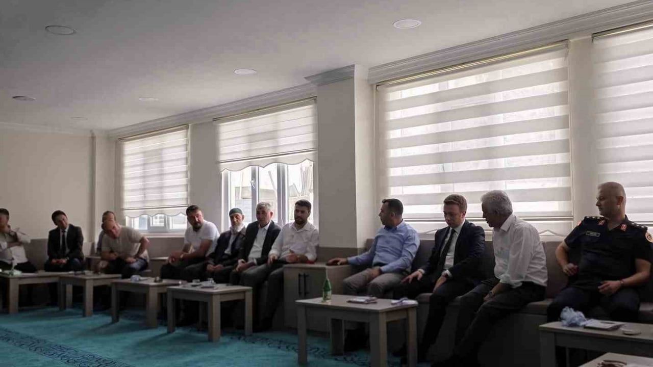 Karaburun köyü'ne yeniden hayat veren cami ibadete açıldı