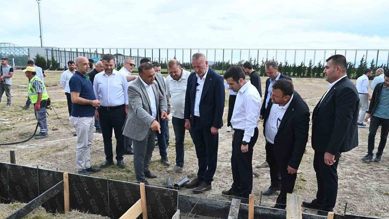 Karacapark'ta gençlere yönelik 100 milyon liralık spor dönüşümünün temeli atıldı
