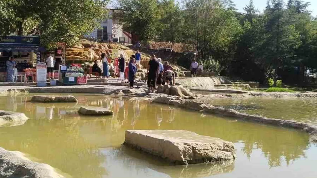 Karacasulu gazilerin Pamukkale gezisi dayanışma vesilesi oldu