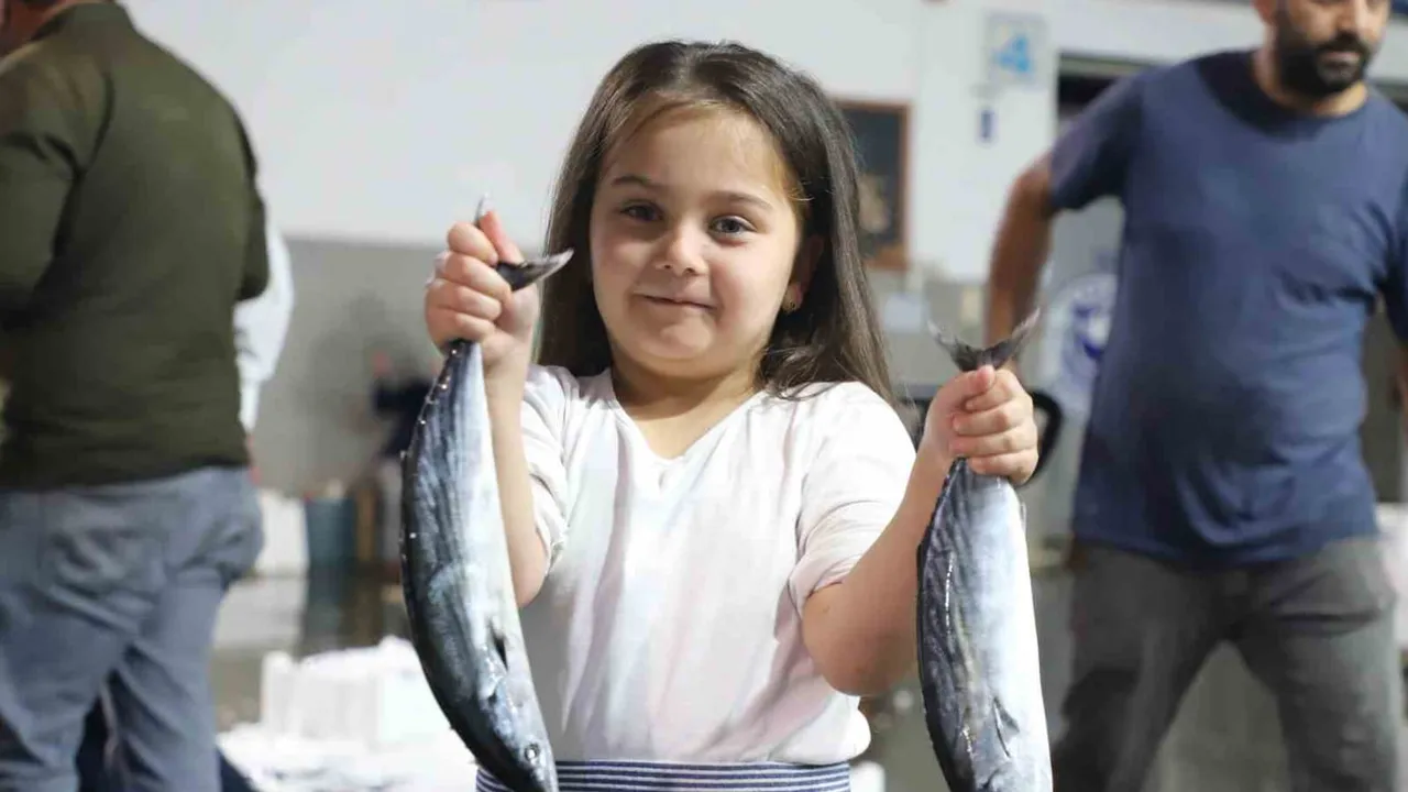 Karadeniz’de emeğin iki yüzü: palamut ve hamsi aynı anda bollukta