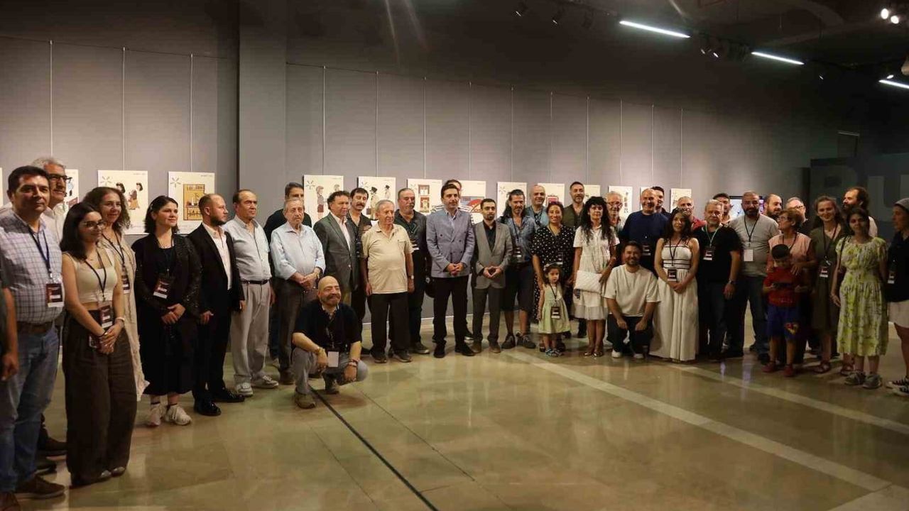 Karagöz Bursa sokaklarında: kukla ve gölge oyunu şenliği başladı