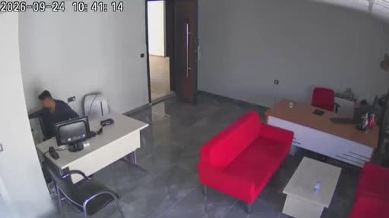 Karaköprü merkezli 5.4'lik sarsıntının Adıyaman anları kamerada