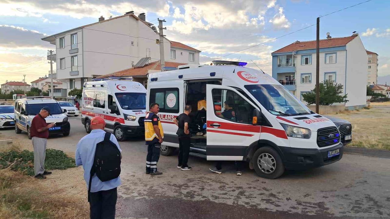 Karaman'da kavşakta çarpışma: servis ve hafif ticari araçta altı yaralı