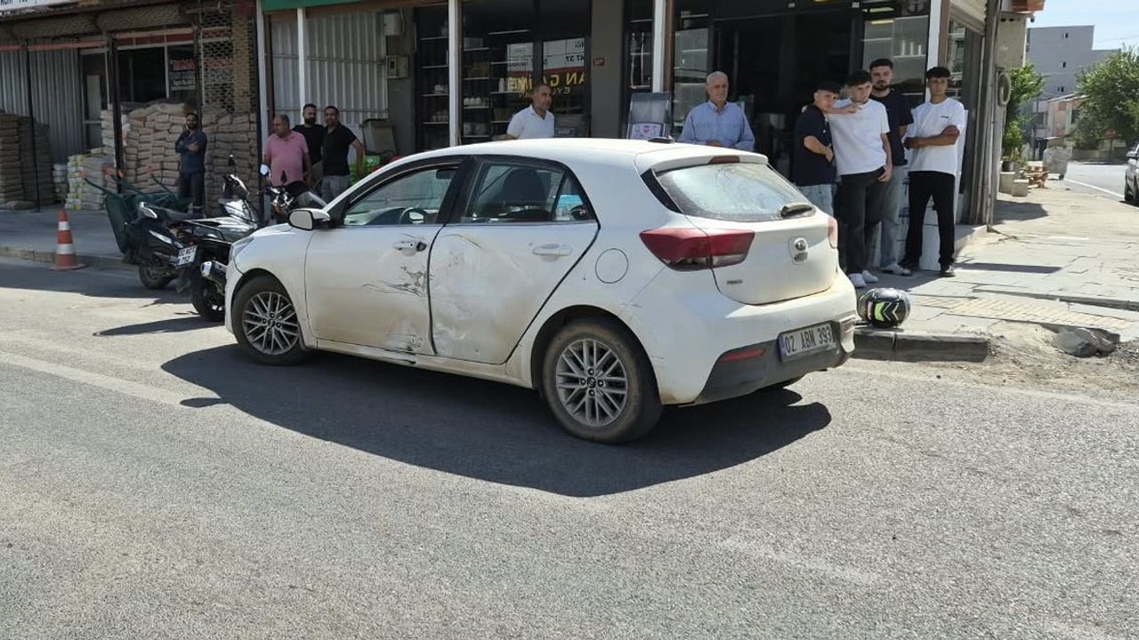 Karapınar caddesinde çarpışma: motosiklet sürücüsü hastaneye gitmeyi reddetti