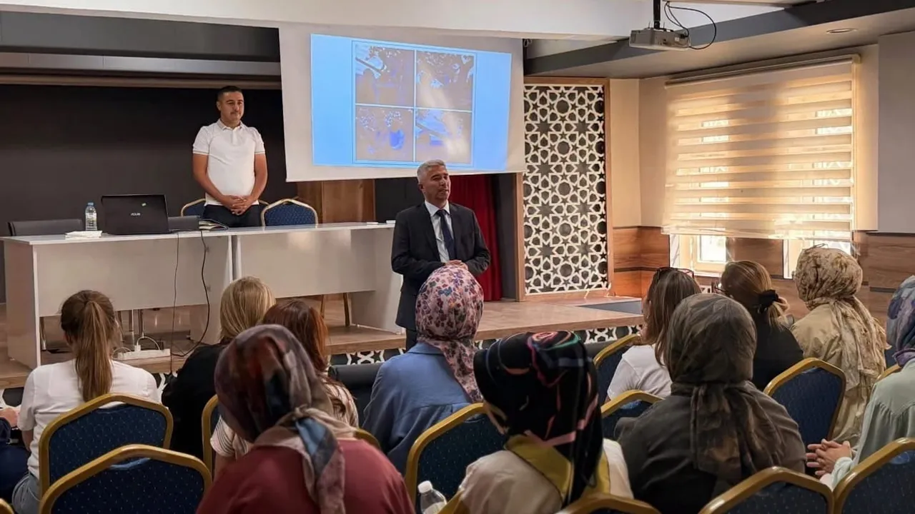 Karapınar’da okul öncesi öğretmenlerine Türkiye Yüzyılı Maarif Modeli odaklı seminer