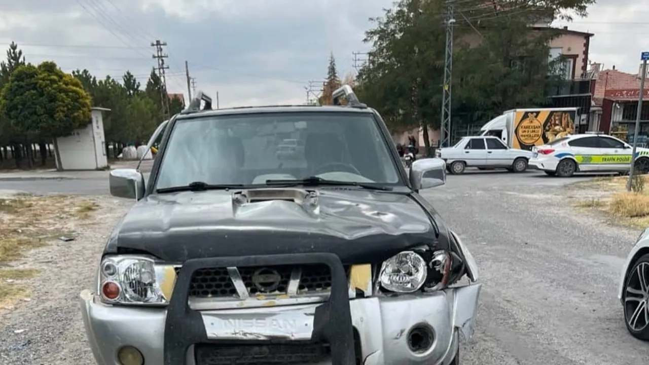 karapınar'da pikap ile motosiklet çarpıştı: 1 yaralı