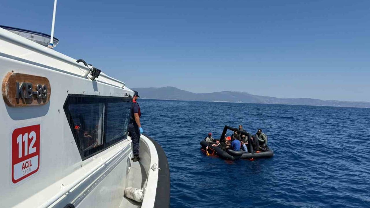 Karasularımızda terk edilen 57 göçmen Sahil Güvenlik tarafından kurtarıldı