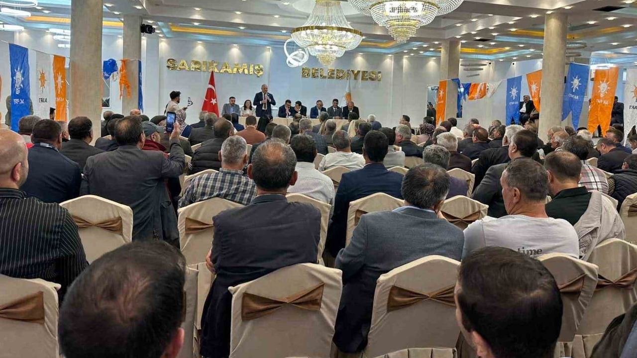 Kars'ta ilçe teşkilatları bir araya geldi: istişare ve sahada kararlılık öne çıktı