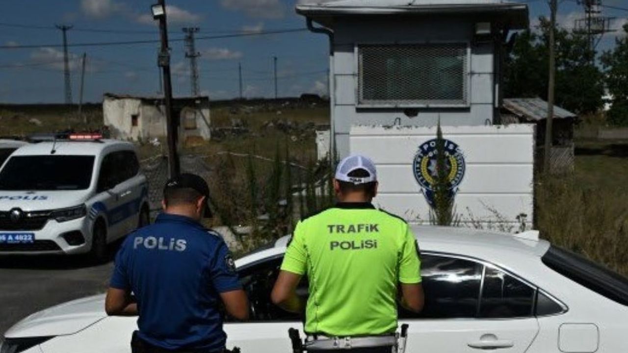 Kars'ta karayollarında sıkı denetim: güvenlik için hız ve kemer uyarısı