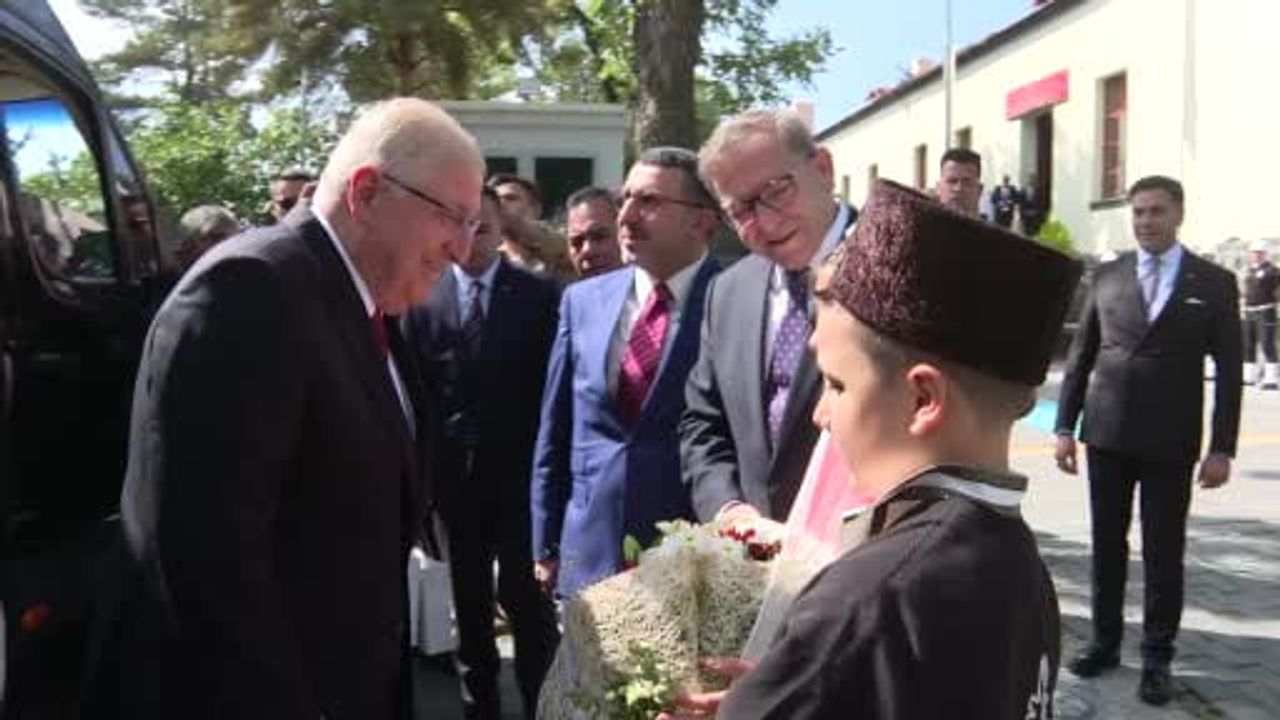 Kars'ta temaslar: bakan Yaşar Güler kent yetkilileriyle bir araya geldi