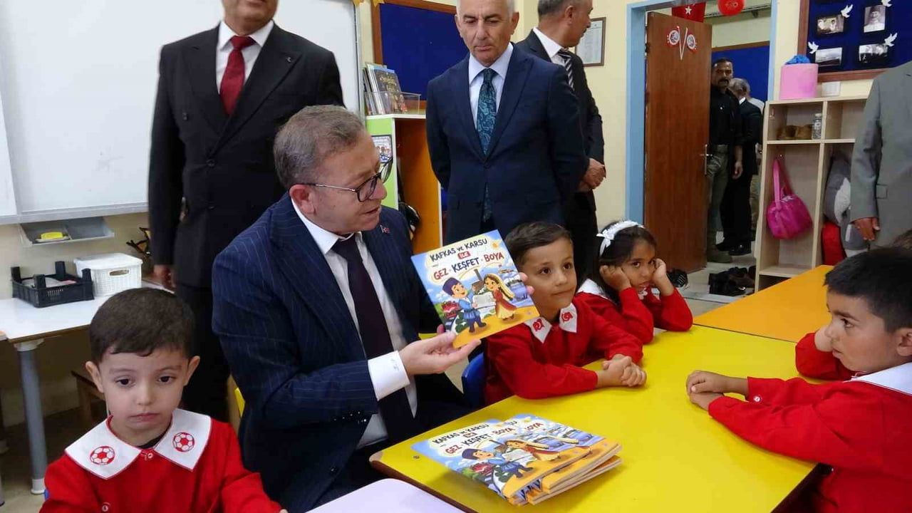 Kars’ta yeni eğitim yılı törenle başladı: projeler ve hedefler öne çıktı