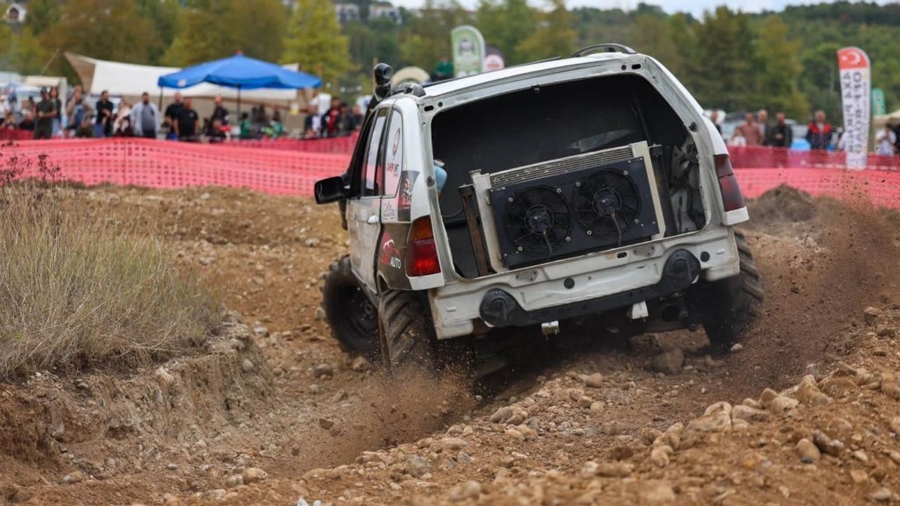 Kartepe'de adrenalin rüzgarı: off-road doğa şenliği parkurları zorladı