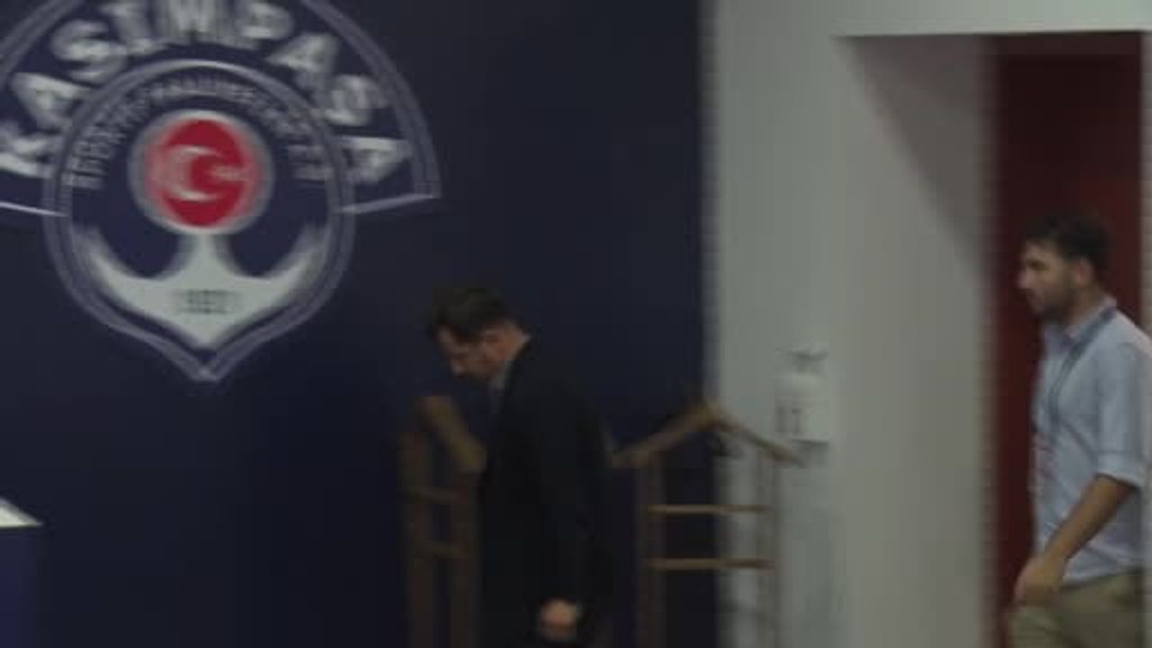 Kasımpaşa'da Emre Belözoğlu: hakem yönetimi ve genç kadronun sınavı