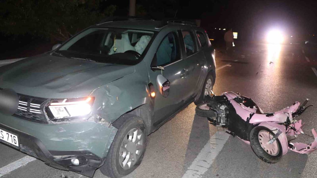 Kavşakta çarpışma: Karaman'da motosiklet yaklaşık 20 metre sürüklendi