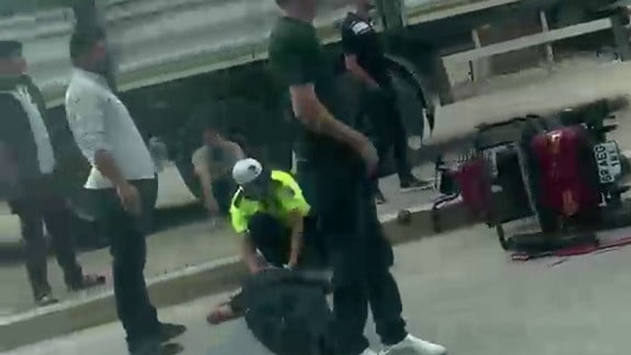 Kavşakta çarpışma: motosiklet sürücüsü Adıyaman Eğitim ve Araştırma Hastanesi'ne kaldırıldı