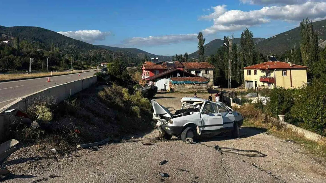 Kavşakta çarpışma: Tokat'ta bir kişi yaşamını yitirdi, üç kişi yaralandı