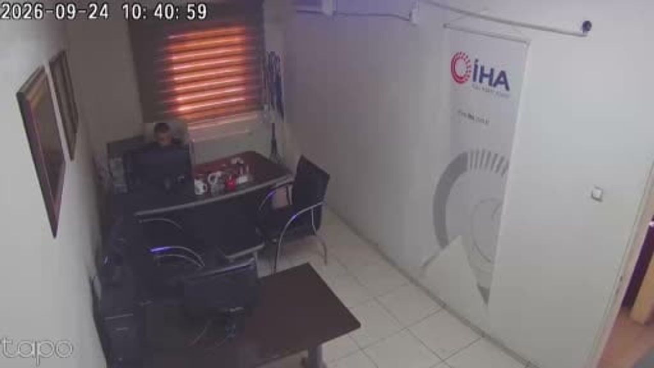 Kayıtlara yansıyan sarsıntı: Şanlıurfa'da deprem anı kamerada
