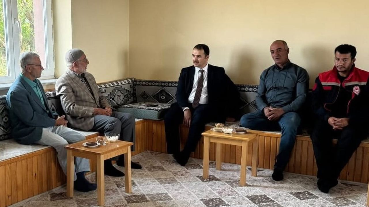 Kaymakam Ahat köy ziyaretinde talepleri dinledi, arıcılara bereket diledi
