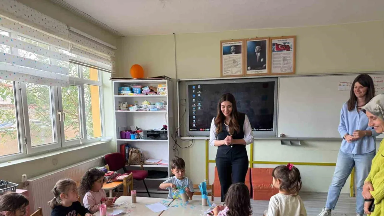 Kaymakam Mantı anaokulunda eğitim ortamını ve ihtiyaçları yerinde değerlendirdi