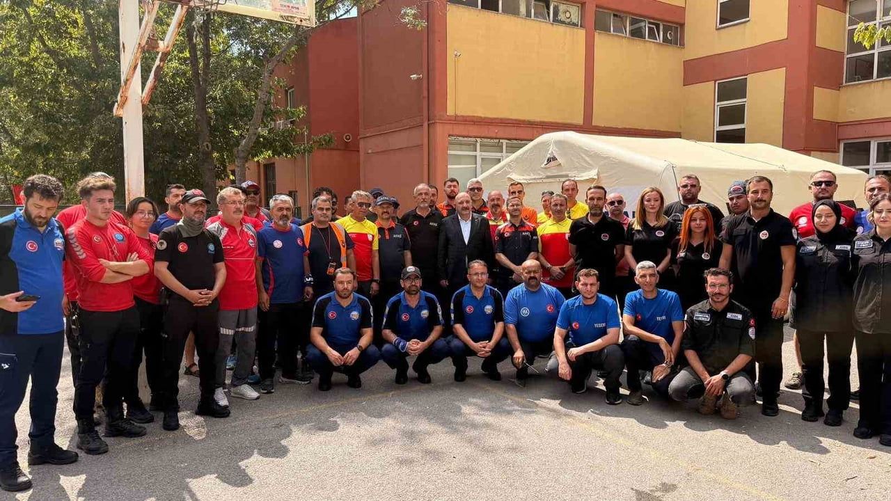 Kayseri AFAD Kartal'da olası İstanbul depremi için saha hazırlığı yaptı