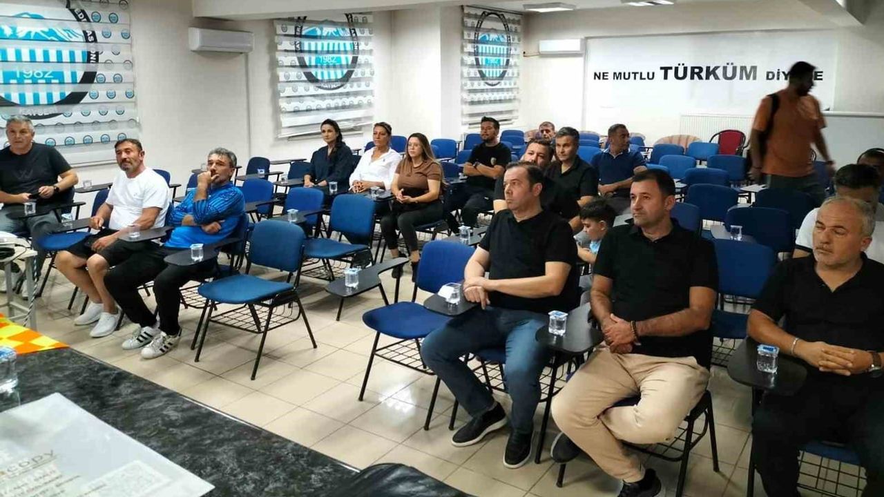 kayseri'de amatör lig temsilcilerine kural eğitimi verildi