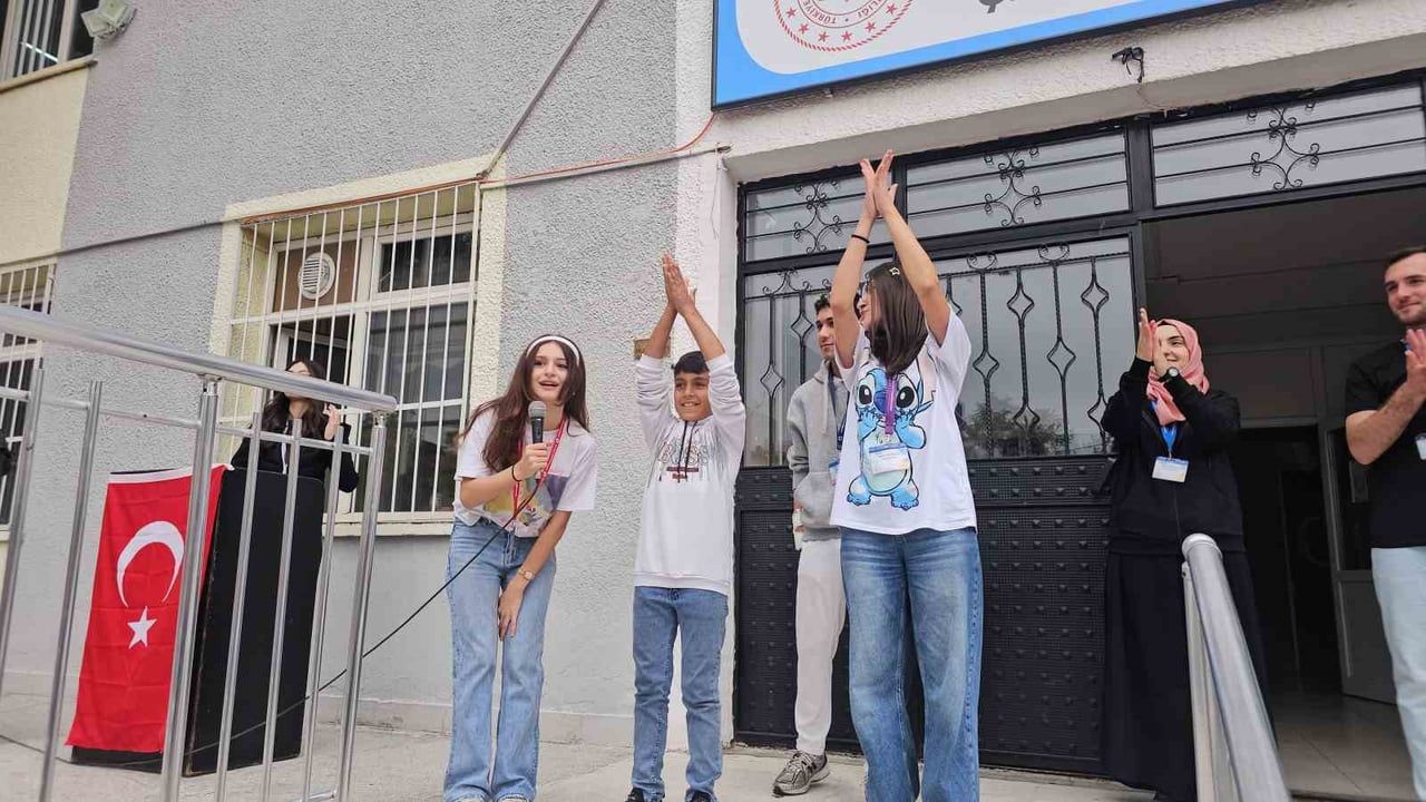Kayseri'de sağlık öğrencileri miniklere hijyen ve neşe götürüyor