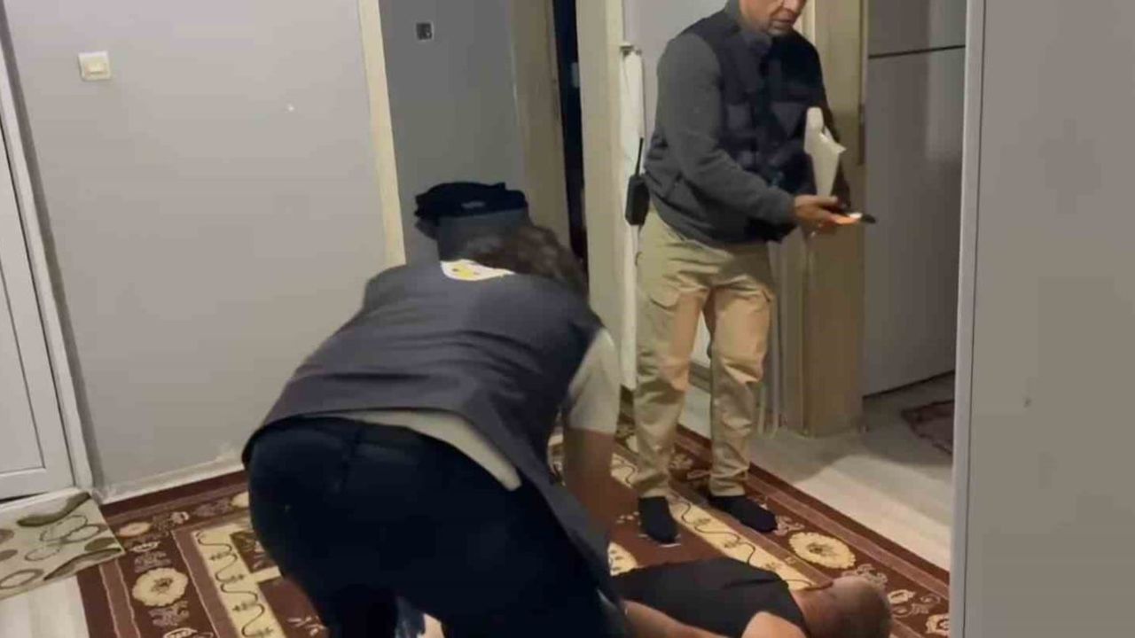 Kayseri'de 'Şirinler' çetesine eş zamanlı baskın: 32 kişi gözaltında