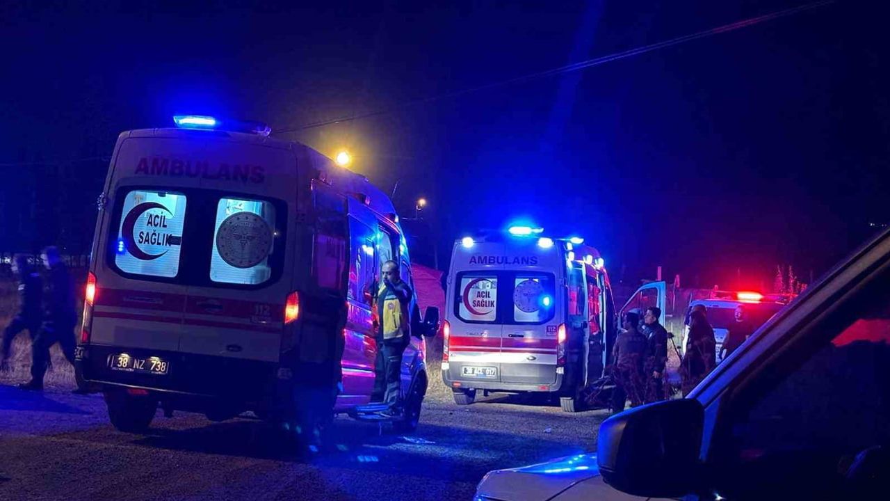 Kayseri'de Talatpaşa Mahallesi'ndeki evde bıçaklı kavga: iki kardeş yaralandı
