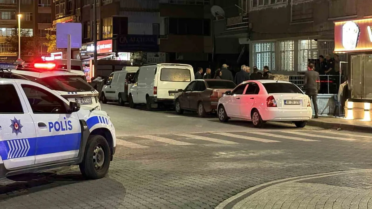 Kayseri'de tek başına yaşayan 74 yaşındaki adam evinin tuvaletinde ölü bulundu