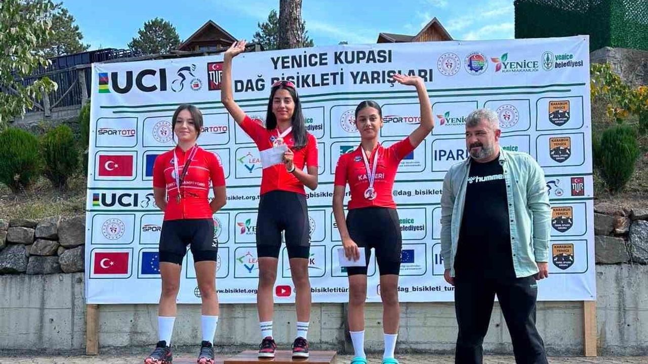 Kayseri'nin genç bisikletçileri Yenice MTB Cup'ta beş madalyayla döndü