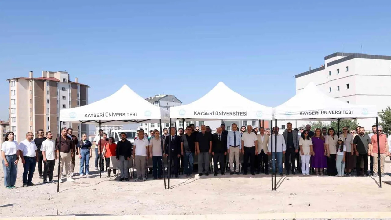Kayseri Üniversitesi'nde bilişim teknolojileri myo için yeni bina temeli atıldı